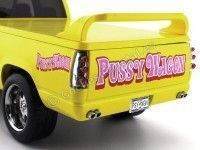 Cochesdemetal.es 1997 Chevrolet C-2500 Crew Cab Silverado "Kill Bill Pussy Wagon" 1:18 Greenlight 19015