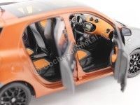 Cochesdemetal.es 2015 Smart Forfour Coupe (W453) Orange/Grey 1:18 Dealer Edition B66960298