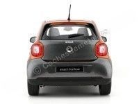 Cochesdemetal.es 2015 Smart Forfour Coupe (W453) Orange/Grey 1:18 Dealer Edition B66960298