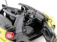 Cochesdemetal.es 2015 Smart Fortwo Cabriolet (A453) Noir / jaune 1:18 Édition du concessionnaire B66960289