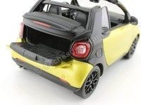 Cochesdemetal.es 2015 Smart Fortwo Cabriolet (A453) Noir / jaune 1:18 Édition du concessionnaire B66960289