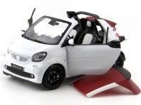 Cochesdemetal.es 2015 Smart Fortwo Cabriolet (A453) White/White 1:18 Dealer Edition B66960291