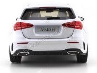 Cochesdemetal.es 2018 Mercedes-Benz A-Class W176 Digital White 1:18 Dealer Edition B66960429