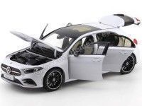 Cochesdemetal.es 2018 Mercedes-Benz A-Class W176 Digital White 1:18 Dealer Edition B66960429