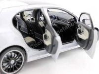 Cochesdemetal.es 2018 Mercedes-Benz A-Class W176 Digital White 1:18 Dealer Edition B66960429