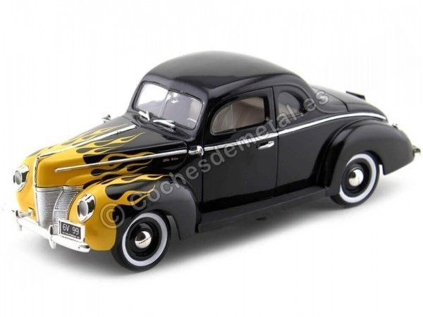 Cochesdemetal.es 1940 Ford Deluxe Negro Con Llamas 1:18 Motor Max 73108