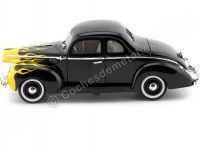 CARSDEMETAL.ES 1940 Ford Deluxe Black avec des flammes 1:18 MOTEUR MAX 73108