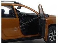 Cochesdemetal.es 2018 Dacia Duster MK II Orange Atacama 1:18 Solido S1804601