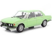 Cochesdemetal.es 1971 BMW 3.0S E3 Serie 2 Verde Claro 1:18 KK-Scale KKDC180404