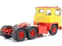Cochesdemetal.es 1976 Camion Scania LBT 141 Tres Ejes Amarillo/Rojo 1:18 Road Kings 180015