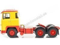 Cochesdemetal.es 1976 Camion Scania LBT 141 Tres Ejes Amarillo/Rojo 1:18 Road Kings 180015