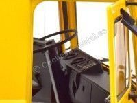 Cochesdemetal.es 1976 Camion Scania LBT 141 Tres Ejes Amarillo/Rojo 1:18 Road Kings 180015