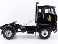 Cochesdemetal.es 1965 Camion Volvo F88 "John Player Team Lotus F1" Negro 1:18 MC Group 18217