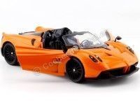 Cochesdemetal.es 2018 Pagani Huayra Roadster Naranja 1:24 Motor Max 79354