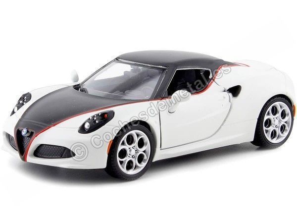 Cochesdemetal.es 2014 Alfa Romeo 4C Satin White/Black 1:24 Motor Max 79513