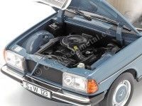 Cochesdemetal.es 1980 Mercedes-Benz 200 (W123) Azul China 1:18 Dealer Edition B66040675