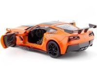 Cochesdemetal.es 2019 Chevrolet Corvette ZR1 Orange/Black 1:24 Motor Max 79356