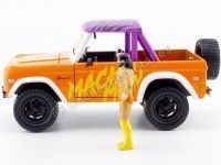 Cochesdemetal.es 1973 Ford Bronco + Figura Randy Savage "Macho Man" 1:24 Jada Toys 32046