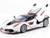 Cochesdemetal.es 2015 Ferrari FXX-K Blanco/Negro 1:24 Bburago 18-26301