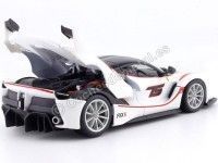 Cochesdemetal.es 2015 Ferrari FXX-K Blanco/Negro 1:24 Bburago 18-26301