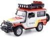 Cochesdemetal.es 1974 Toyota FJ40 Hard Top Off Road Con Portaequipajes Blanco/Rojo 1:24 Motor Max 79137