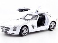 Cochesdemetal.es 2010 Mercedes-Benz SLS AMG Gullwing (C197) Blanco 1:24 Welly 24025