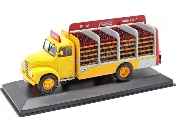 Cochesdemetal.es 1962 Camión Ebro B-45 [LE-6479] "Coca-Cola" Amarillo/Rojo 1:43 Editorial Salvat PUB003