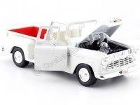 Cochesdemetal.es 1955 Chevrolet 5100 Stepside Blanco 1:24 Motor Max 73236