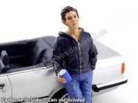 Cochesdemetal.es Figura de Resina "James Apoyado en el Coche" 1:18 American Diorama 23853