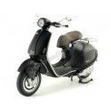 Cochesdemetal.es 2017 Vespa 946 Negra 1:12 NewRay 57613