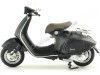 Cochesdemetal.es 2017 Vespa 946 Negra 1:12 NewRay 57613