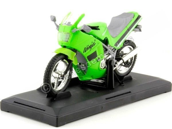 Cochesdemetal.es 1990 Kawasaki Ninja 600R Verde 1:18 Motor Max 408