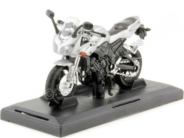 Cochesdemetal.es 2006 Yamaha FZ-1 Plateado/Negro 1:18 Motor Max 444