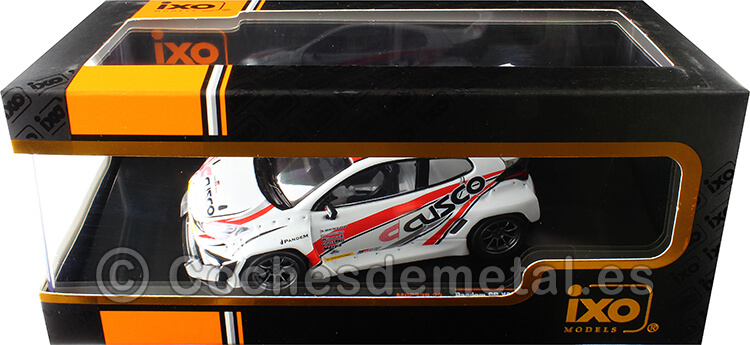 2022 Toyota GR Yaris Pandem Cusco Blanco/Rojo 1:43 IXO Models MOC329.22