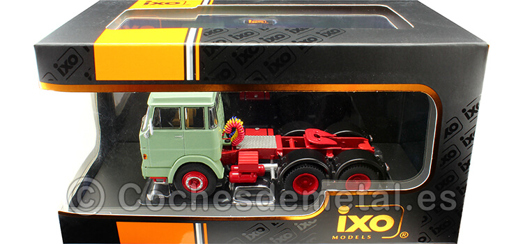 1966 Henschel HS 19 TS Verde/Rojo 1:43 IXO Models TR151.22