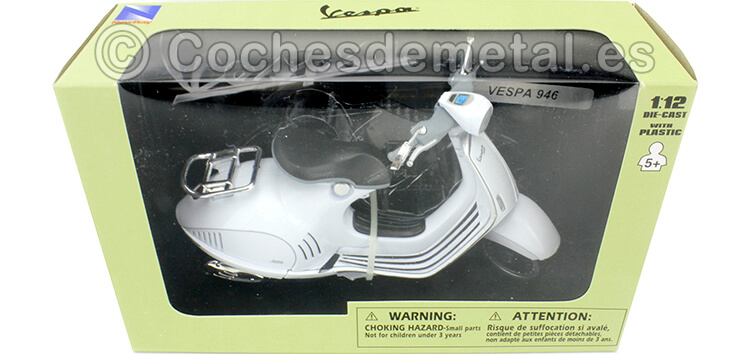 2017 Vespa 946 Blanca 1:12 NewRay 57613